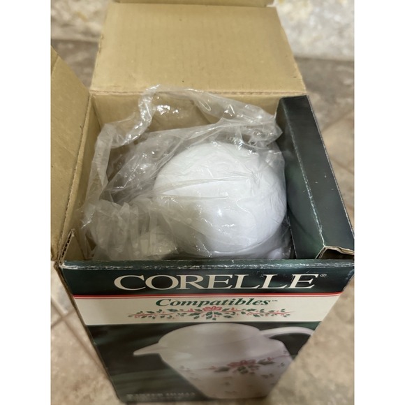 Vintage Corelle Compatibles Winter Holly Christmas 1 QT‎ Thermal Server-Carafe - Picture 2 of 11